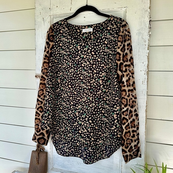 SUGARLIPS, NWOT, MIXED PRINT TOP. ROUND NECK, ANIMAL PRINT LONG SLEEVE. SIZE M - Picture 1 of 9